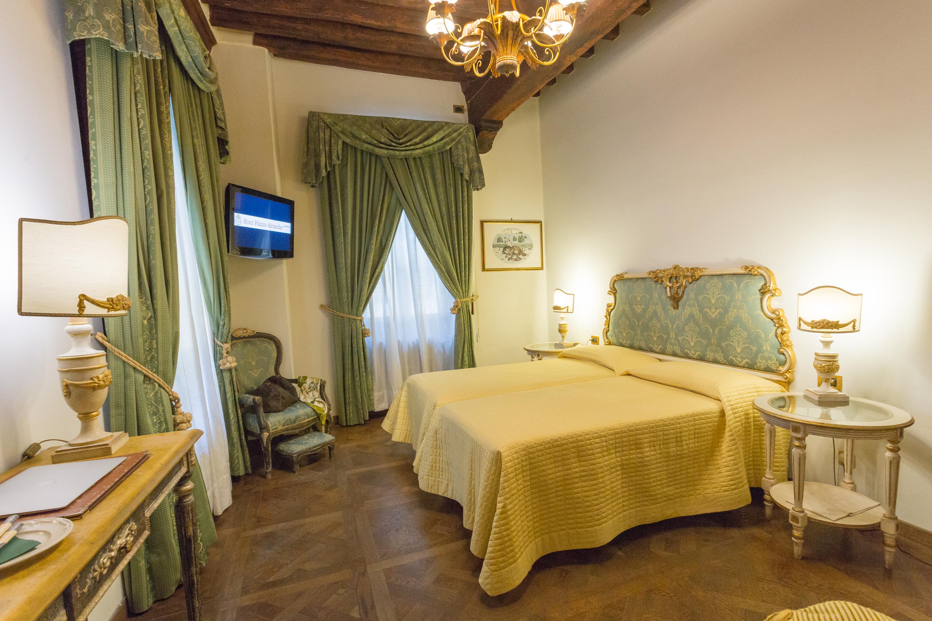 Hotel Palazzo Alexander لوكا المظهر الخارجي الصورة