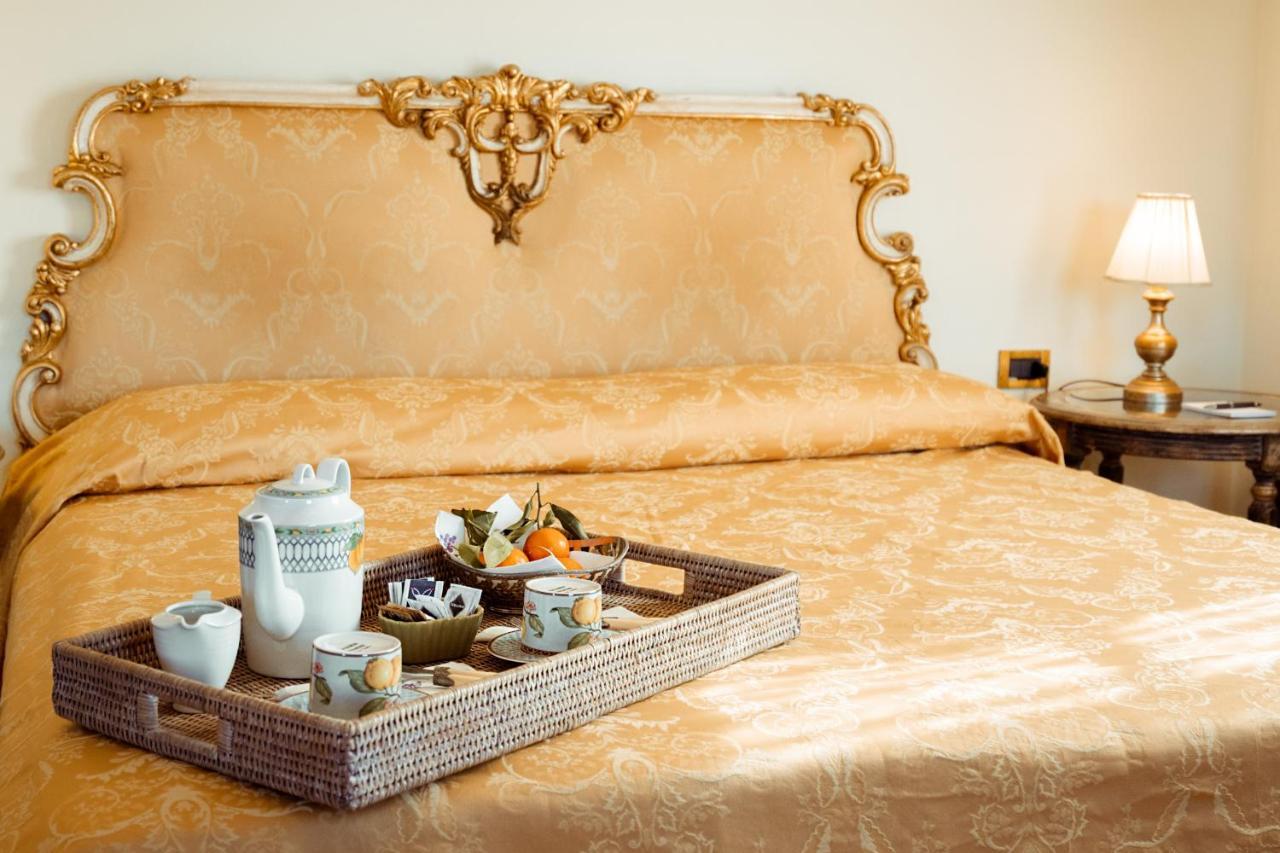 Hotel Palazzo Alexander لوكا المظهر الخارجي الصورة