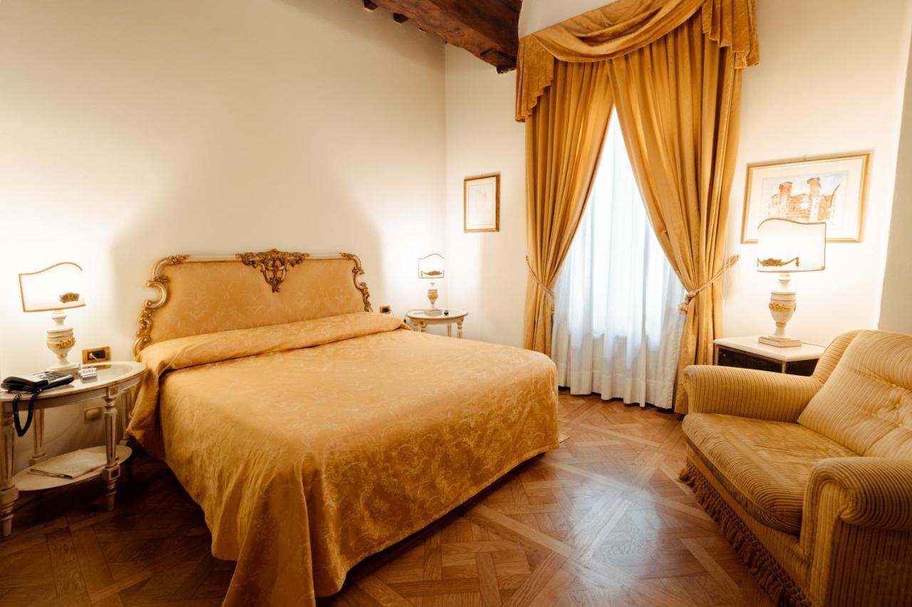 Hotel Palazzo Alexander لوكا المظهر الخارجي الصورة