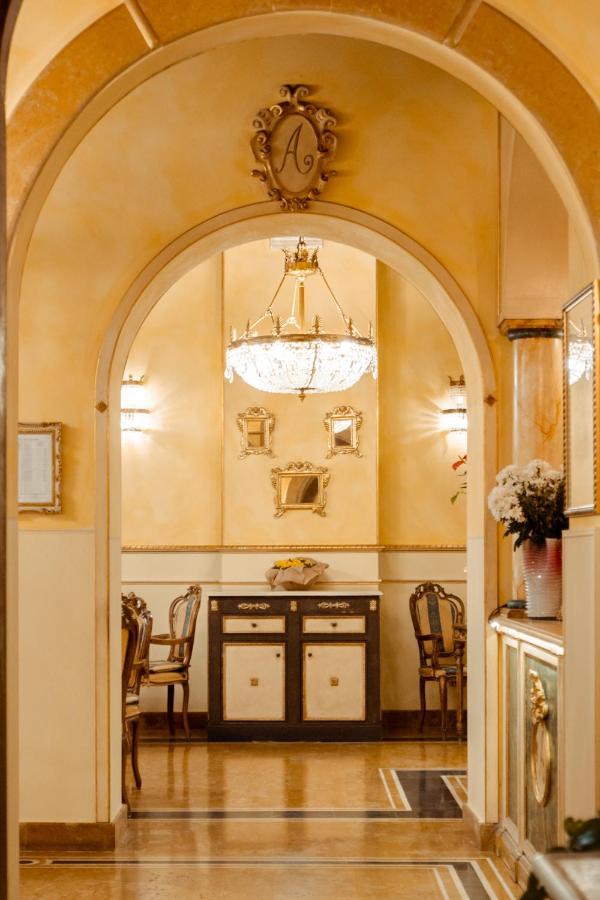 Hotel Palazzo Alexander لوكا المظهر الخارجي الصورة