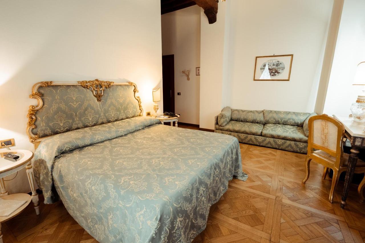 Hotel Palazzo Alexander لوكا المظهر الخارجي الصورة