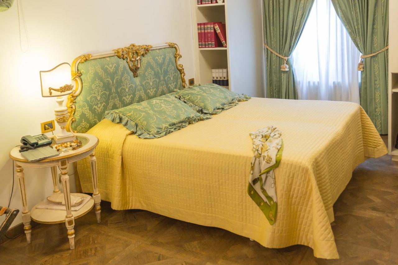 Hotel Palazzo Alexander لوكا المظهر الخارجي الصورة
